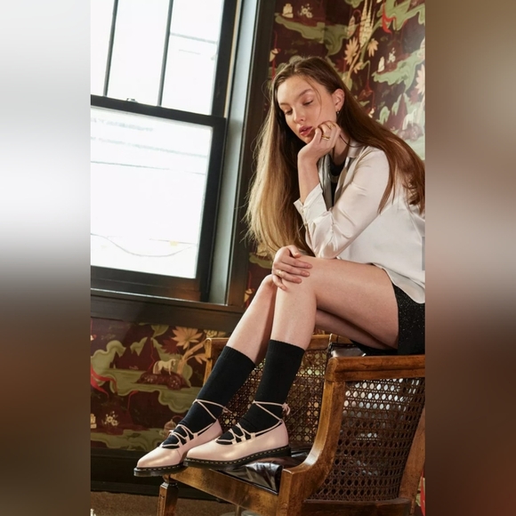NEW DR. MARTENS ELPHIE II